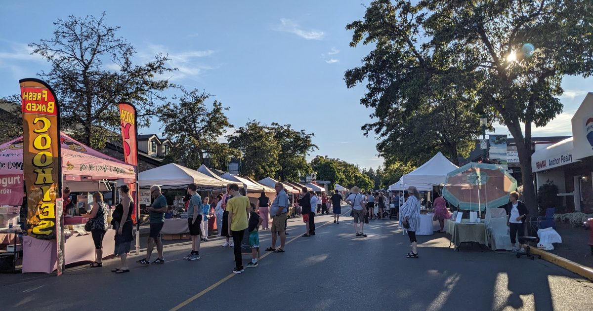 Qualicum Beach Thursday Night Market