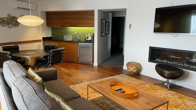 Qualicum Beach Inn Guest Suite