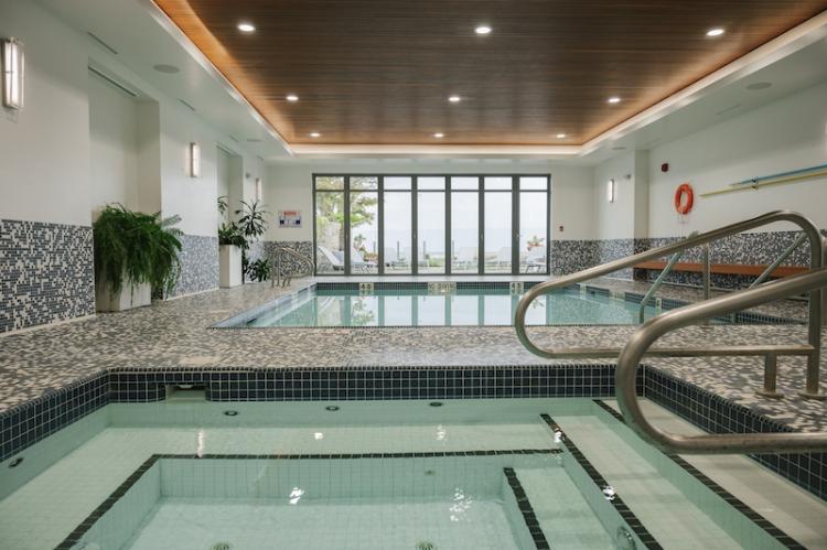 Qualicum Beach Inn Pool