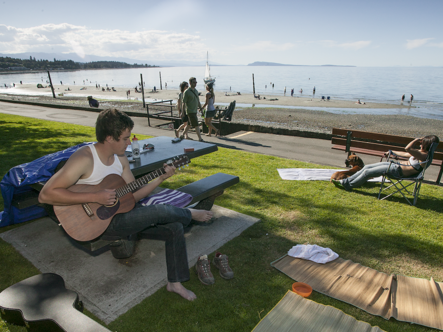 Seaside Promenade at Qualicum Beach.  Image: Boomer Jerritt